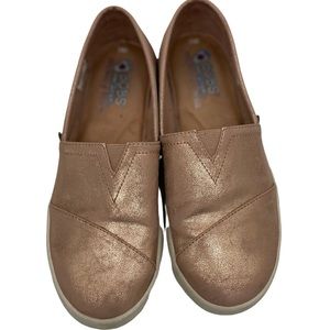 Bobs by Skechers rose gold metallic slip on sneakers - size 8.5